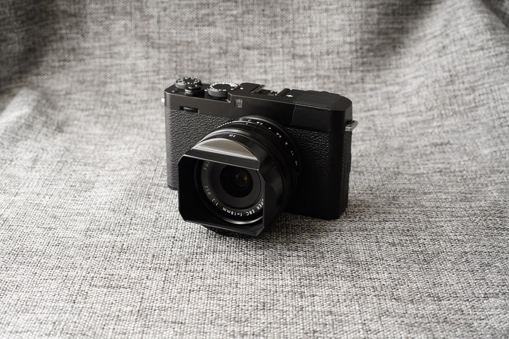 Fujifilm X-E4 ve Fujifilm XF 18mm f/2 R